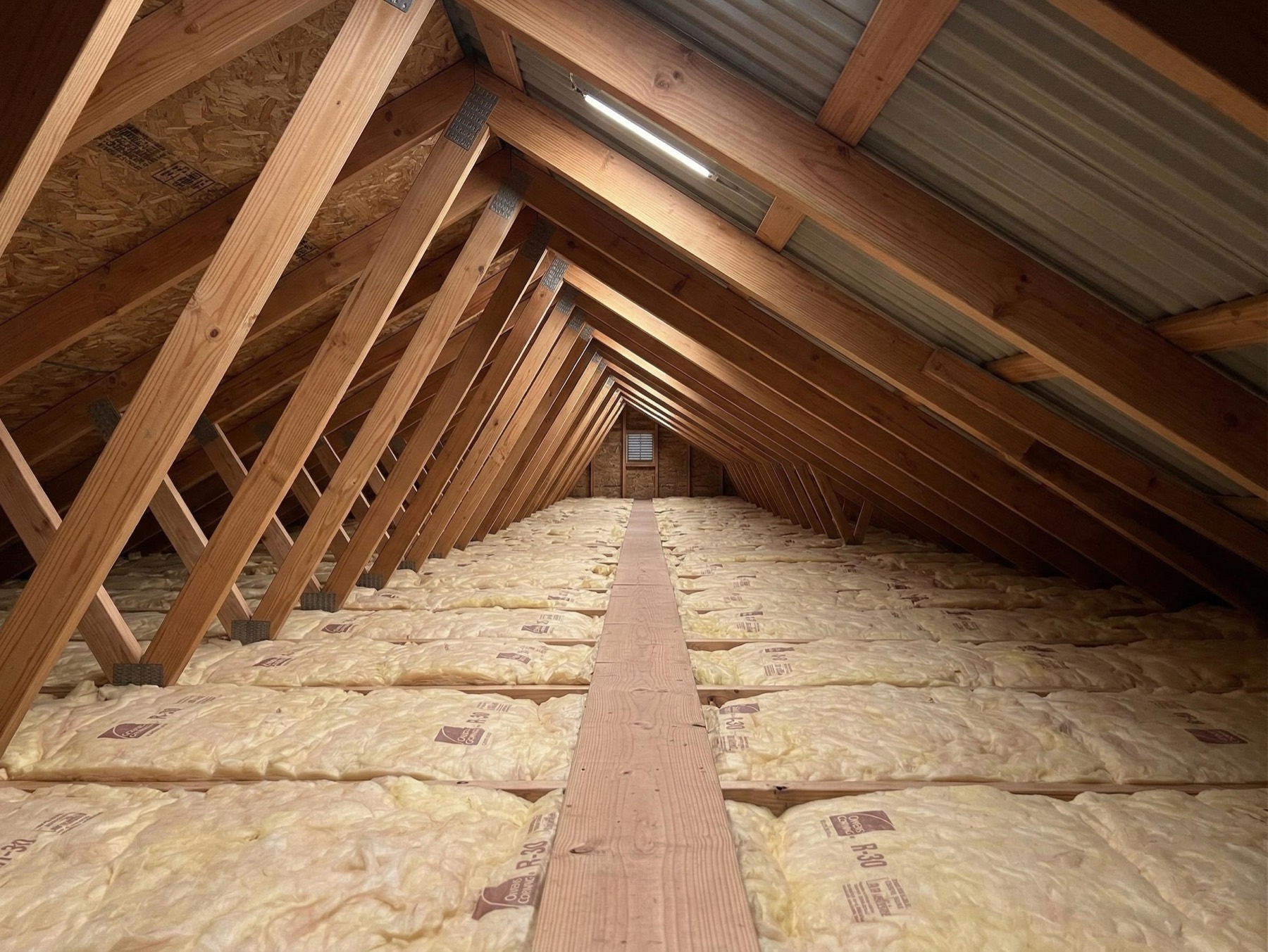 Compliant ceiling insulation