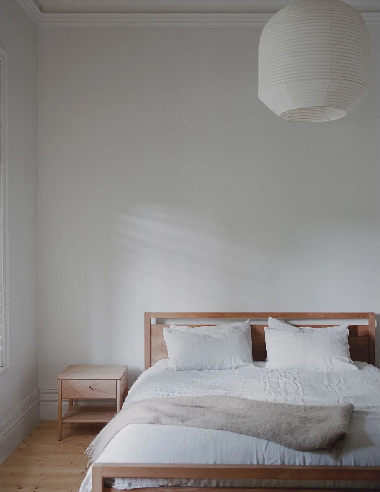 Claremont minimal bedroom