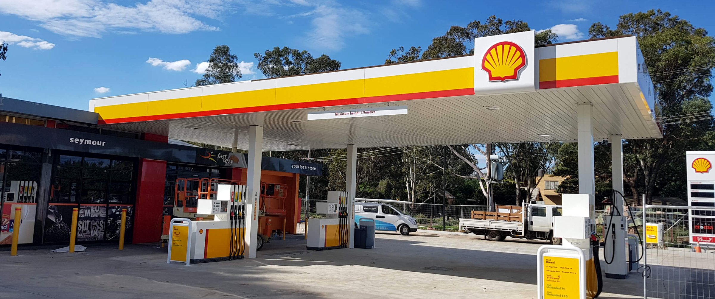 Shell Seymour forecourt and canopy signage