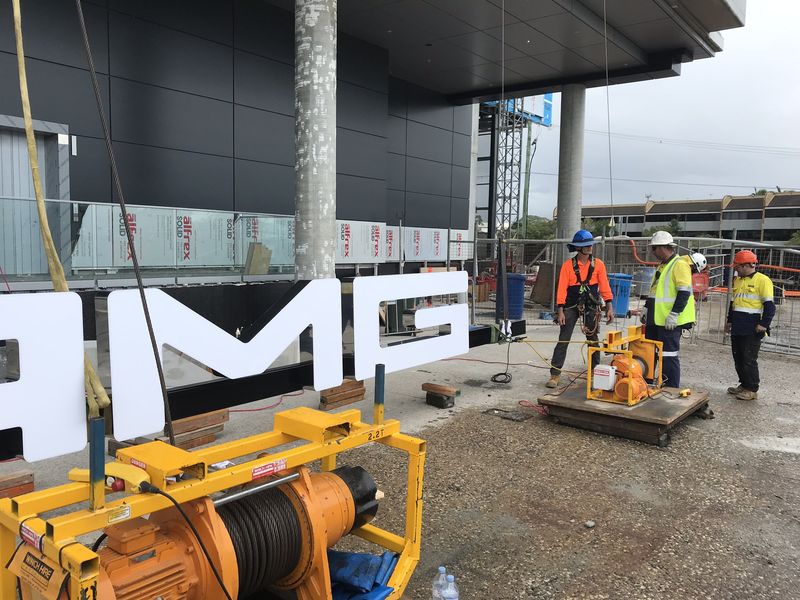 Mercedes-Benz Autohaus detail