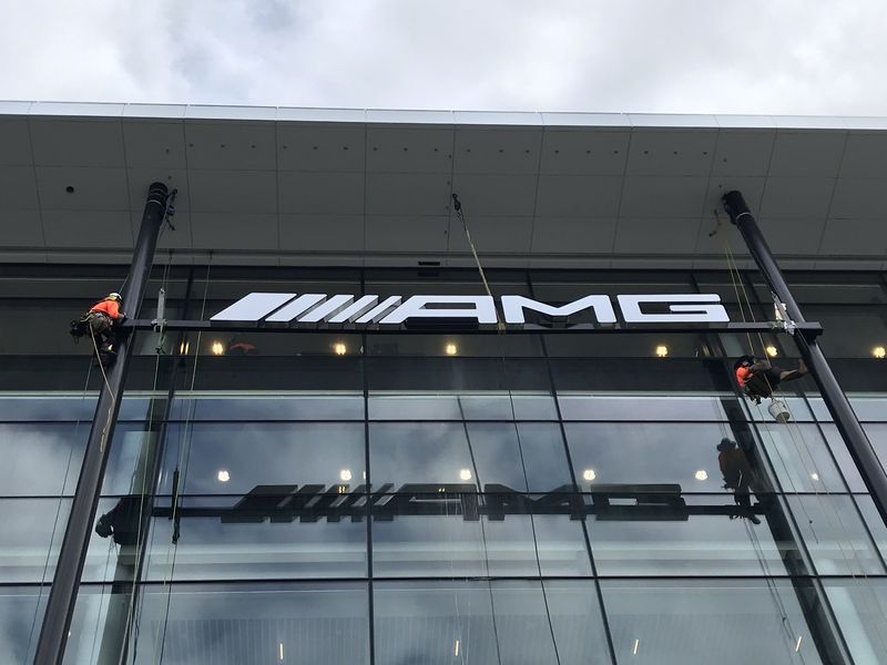 Mercedes-Benz Autohaus detail