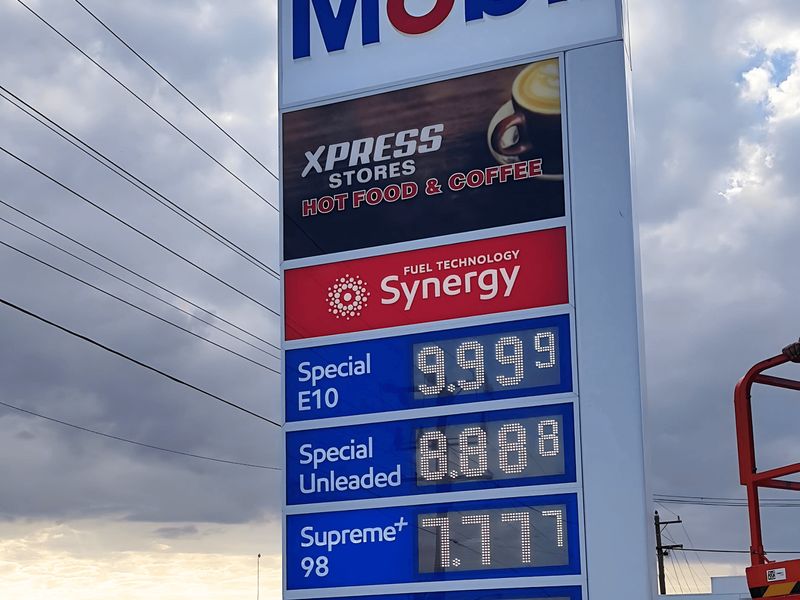 Mobil Ararat and Mildura detail