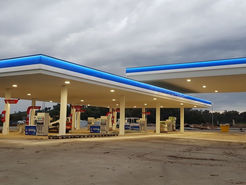 Mobil Coolac Truck Stop detail