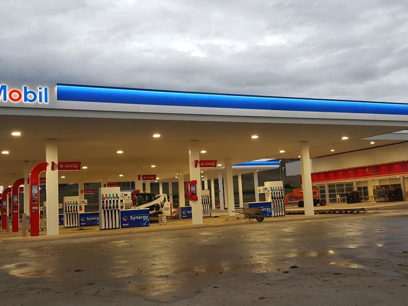 Mobil Coolac Truck Stop detail