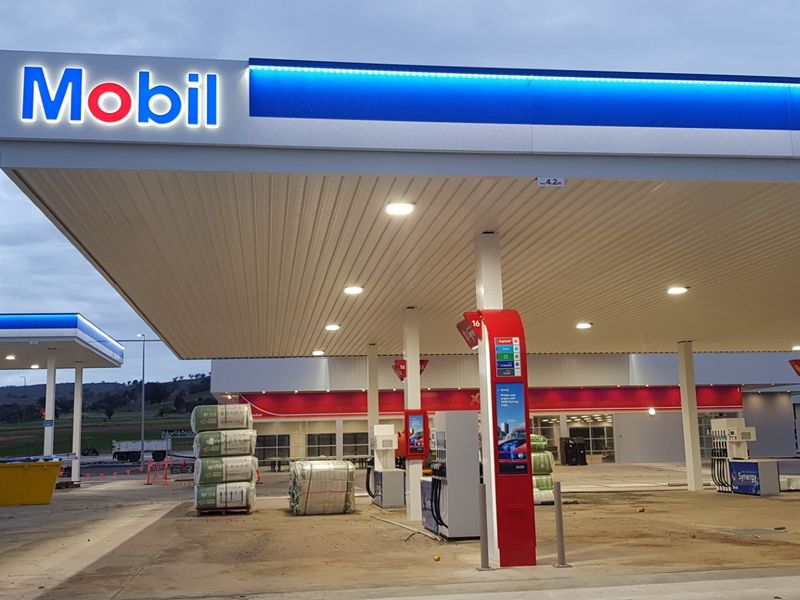 Mobil Coolac Truck Stop, Coolac, New South Wales