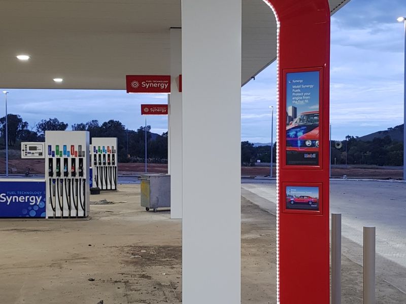Mobil Coolac Truck Stop detail