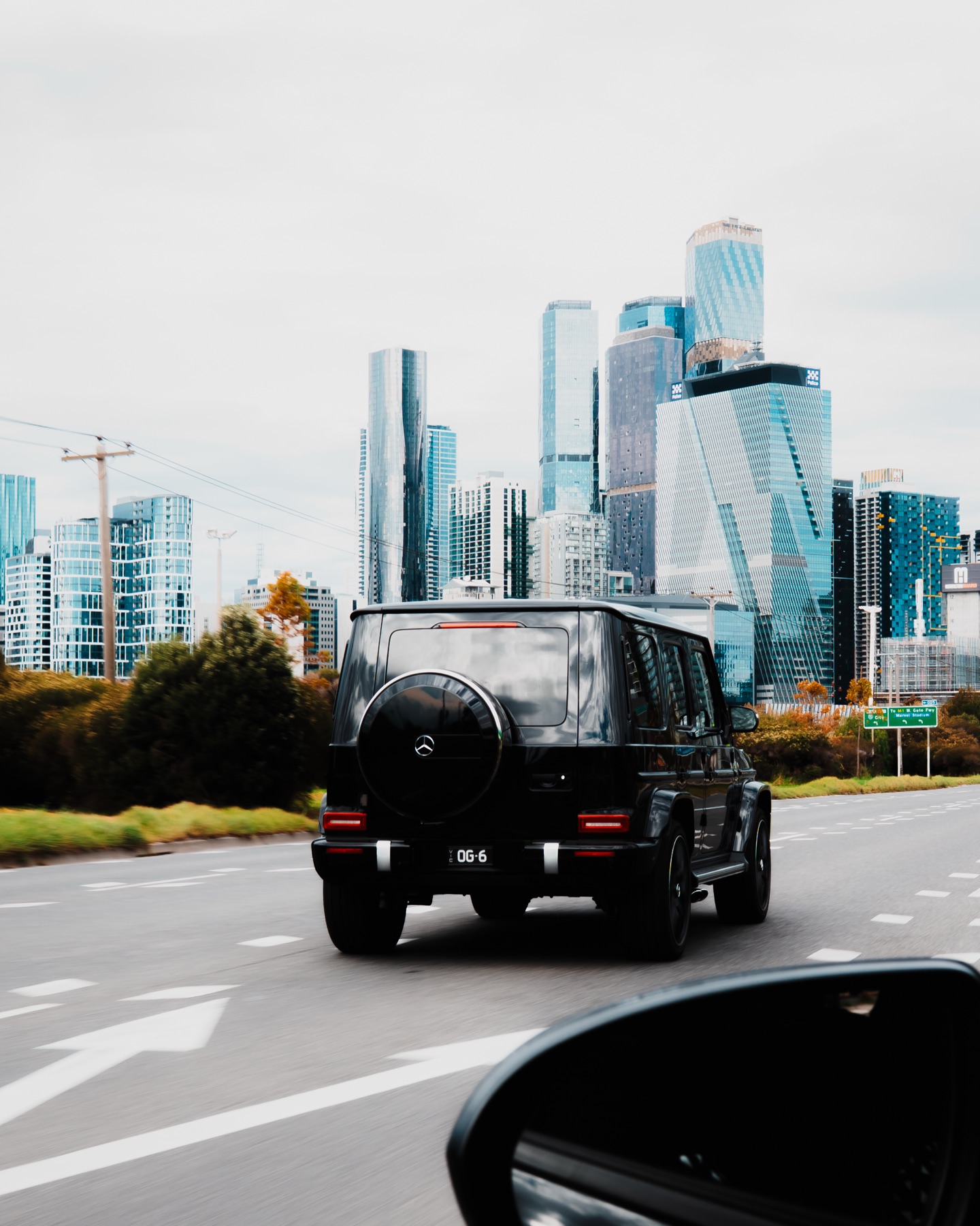 Ten Stars Cars G-Wagon on the Bolte Bridge corridor, Melbourne