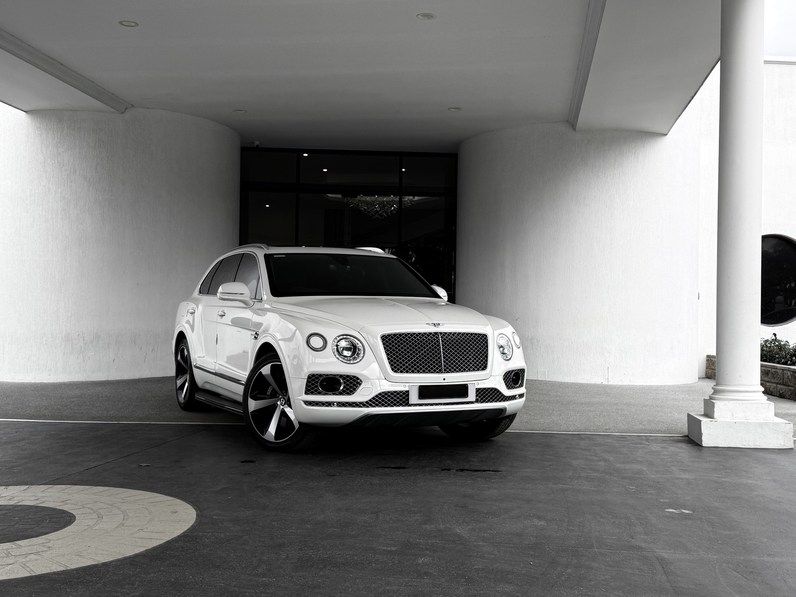 Bentley Bentayga — Studio front three-quarter