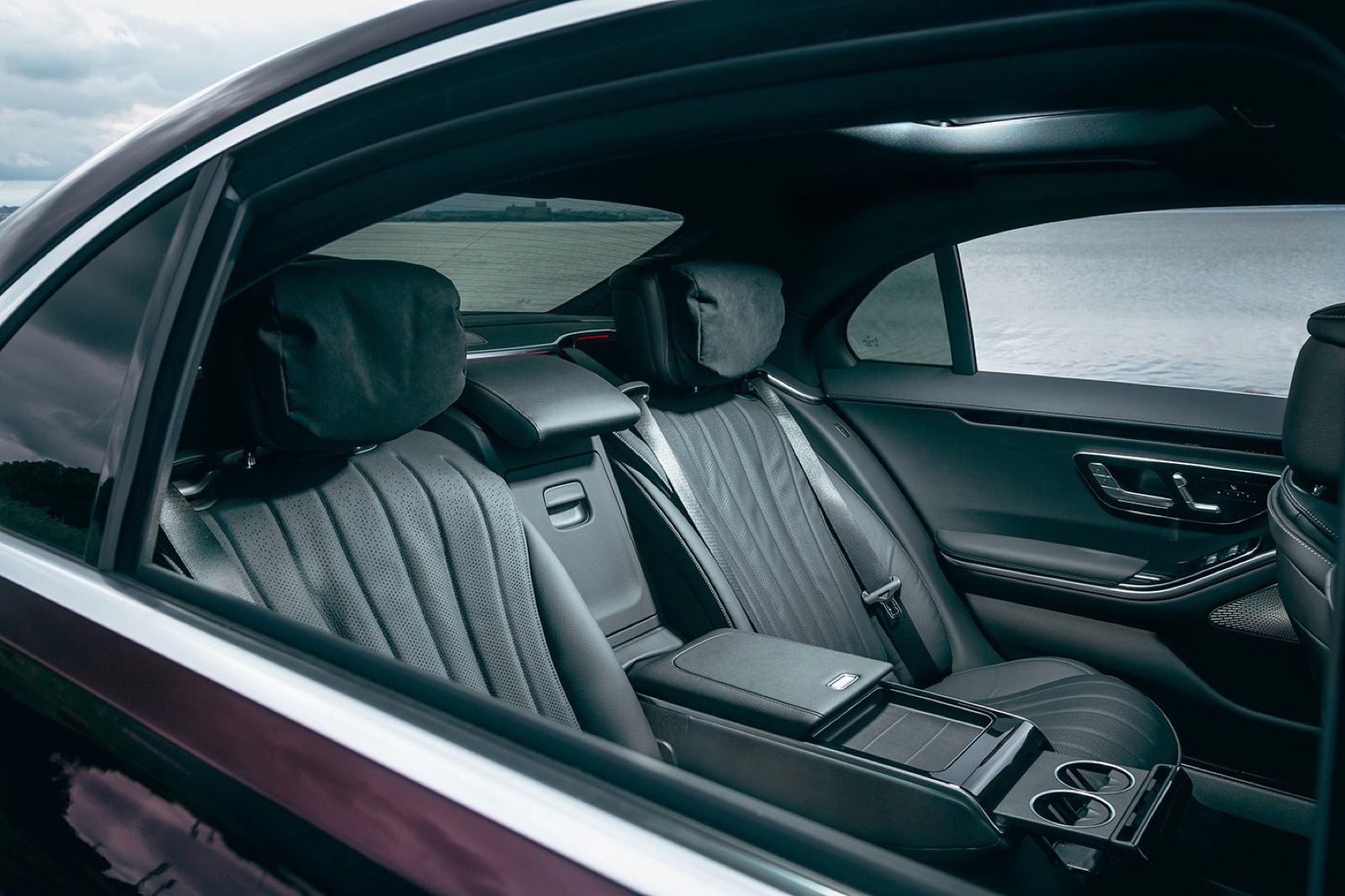 Mercedes-Benz S-Class S400 Hybrid — view 2