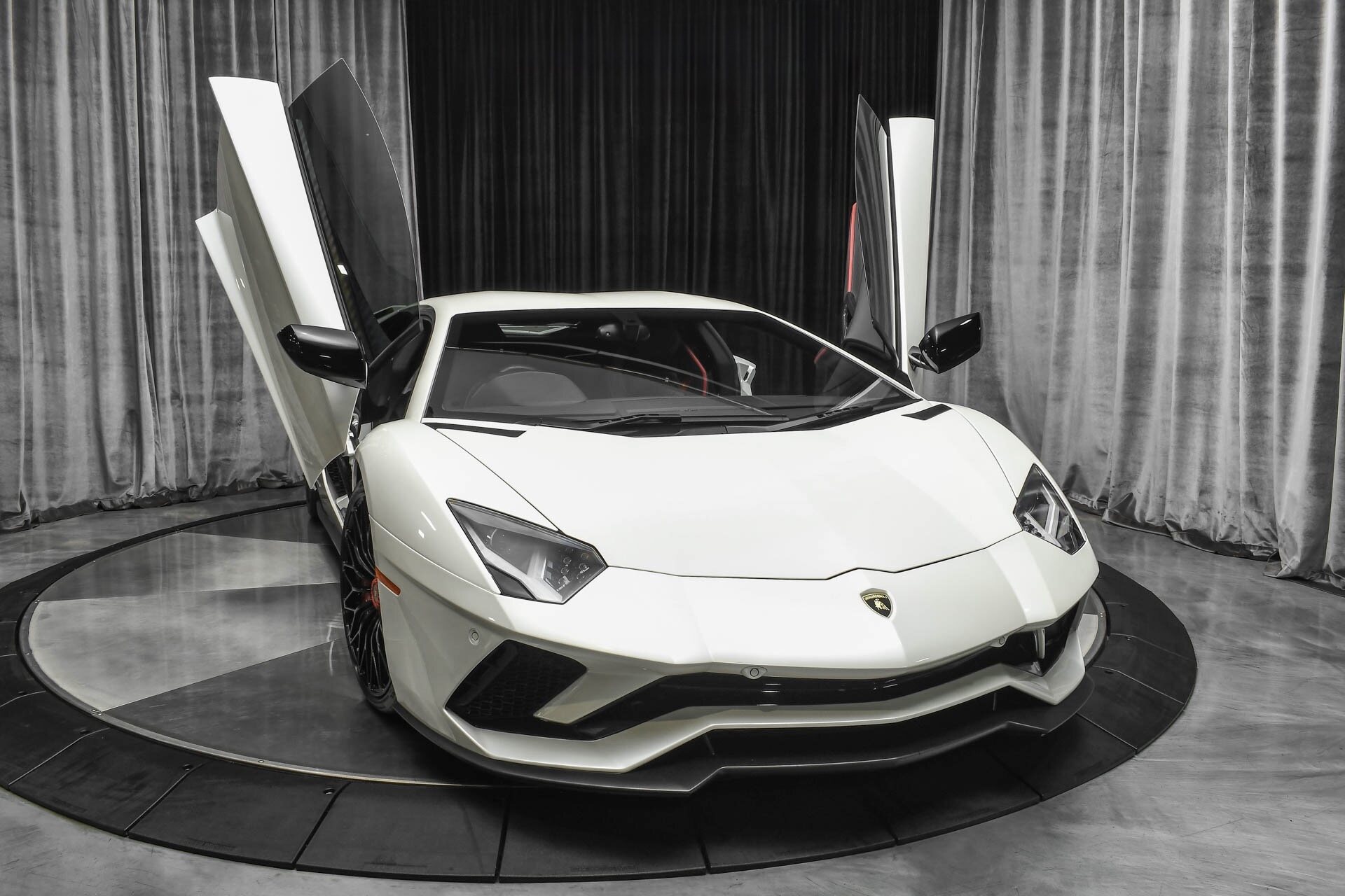 Lamborghini Aventador S, photographed by Ten Stars Cars