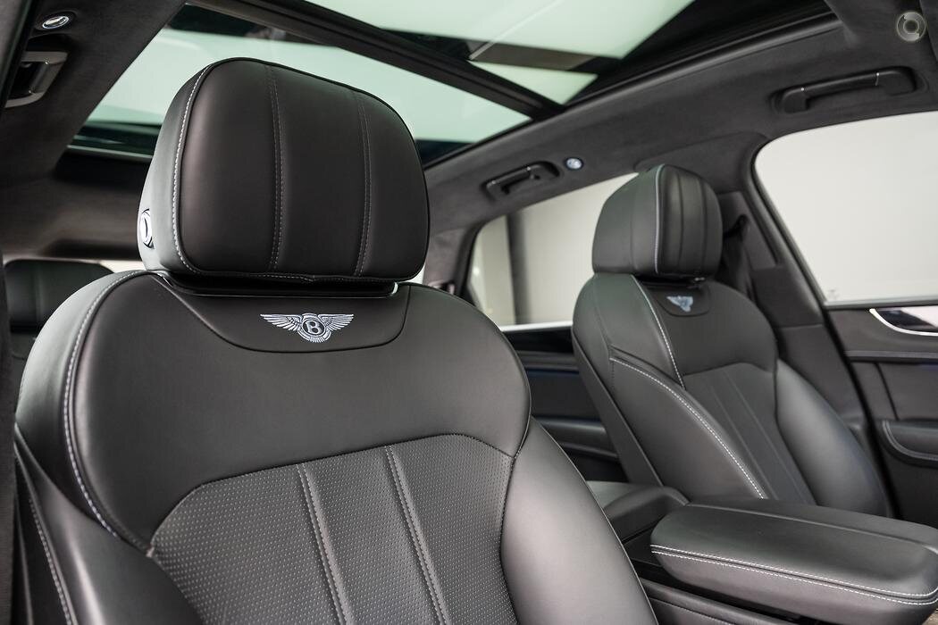 Bentley Bentayga cabin