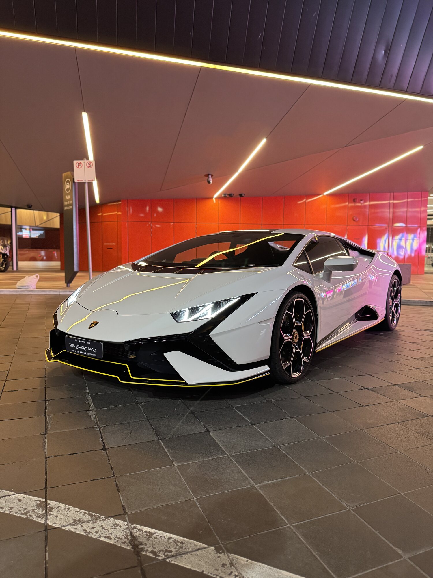 Lamborghini Huracán EVO Spyder, photographed by Ten Stars Cars