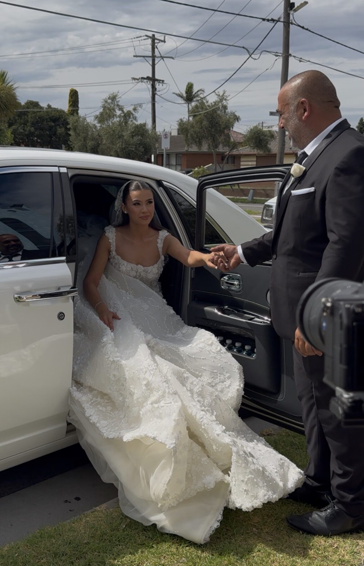 Vintage Rolls Royce, Arrival at the ceremony